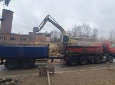 Demolice objektů v Ostravě Radvanicích pomocí demoličního bagru CAT 330 Demolice objektů v Ostravě Radvanicích pomocí demoličního bagru CAT 330